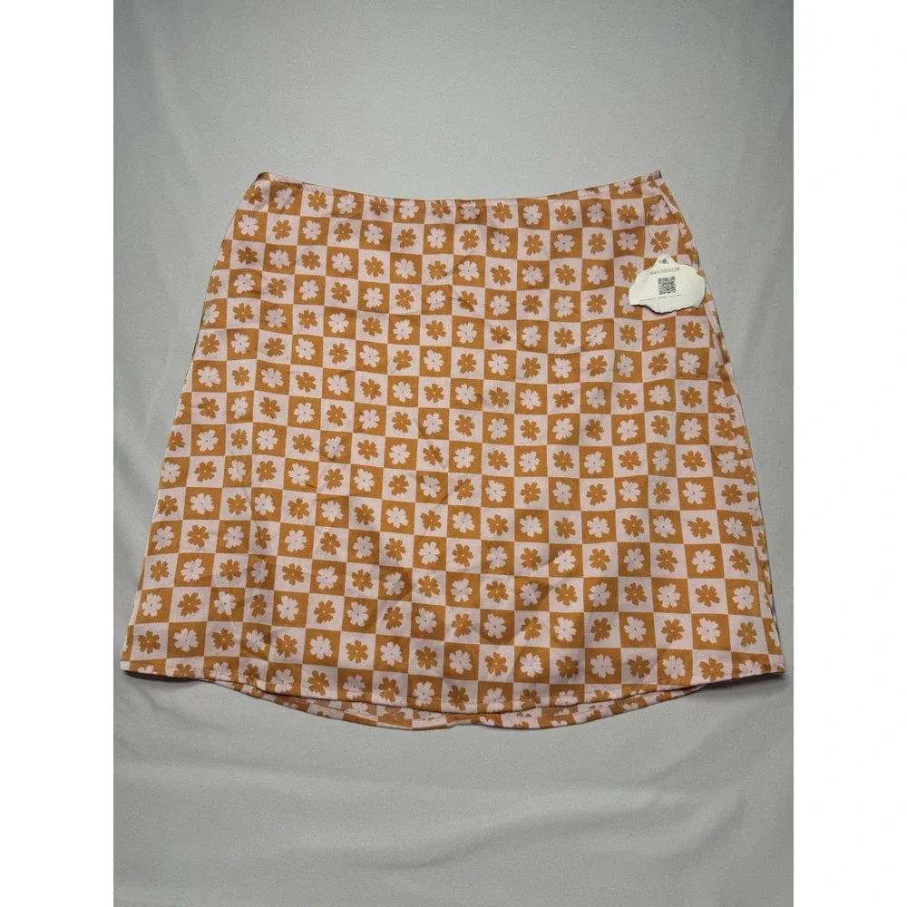 Altar'd State Stain Retro Mini Skirt‎ Size M NWT Bohemian Flowers